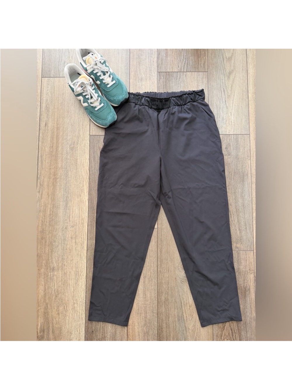 lululemon athletica Women’s Black Elastic-Waist Jogger Tapered Pants Size 10